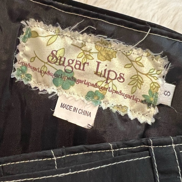 Gorgeous Sugar Lips Boutique skirt w/beaded & embroidered flowers, sateen tie - Picture 5 of 5